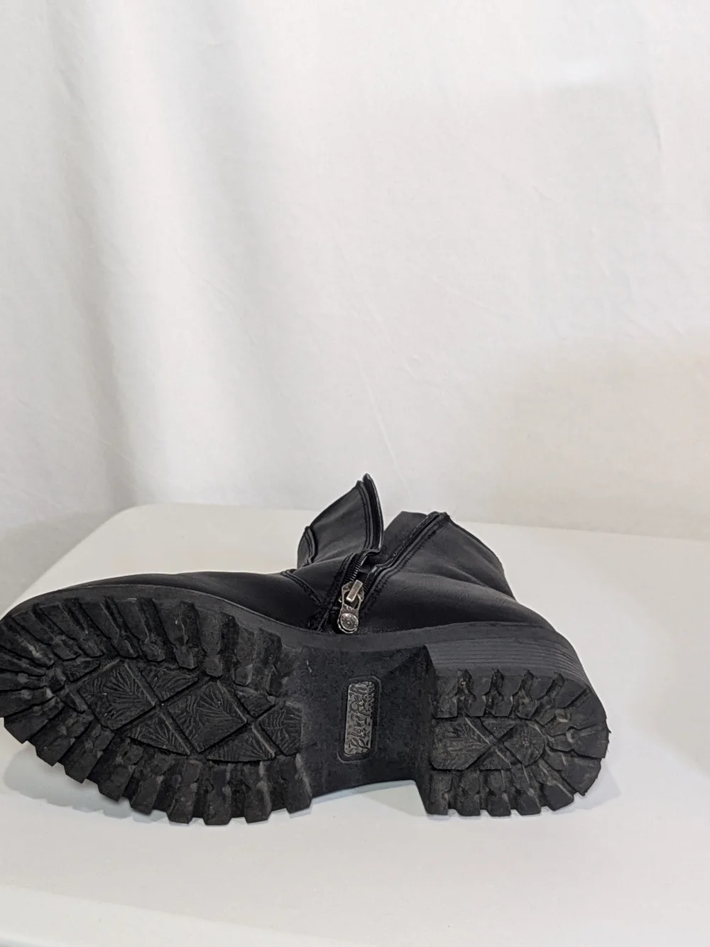 Blowfish Malibu Black Ankle Boots Studded Lug Sole Combat Boots Size 8